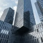 panneau en béton anthracite lisse adouci