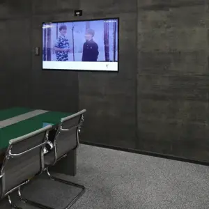 flexible mineral veneer roll travertine classic black